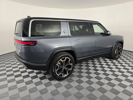 2023 Rivian R1S Adventure