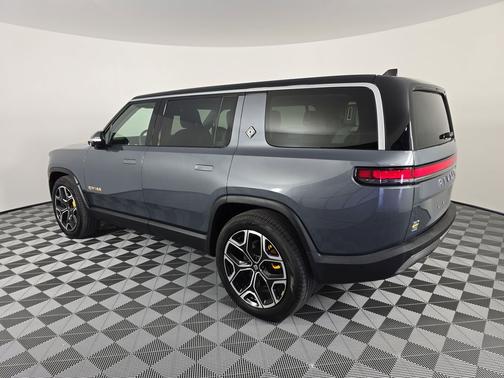 2023 Rivian R1S Adventure