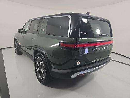 2024 Rivian R1S Adventure Quad Motor Large Pack
