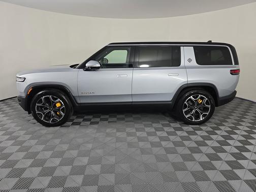2023 Rivian R1S Adventure