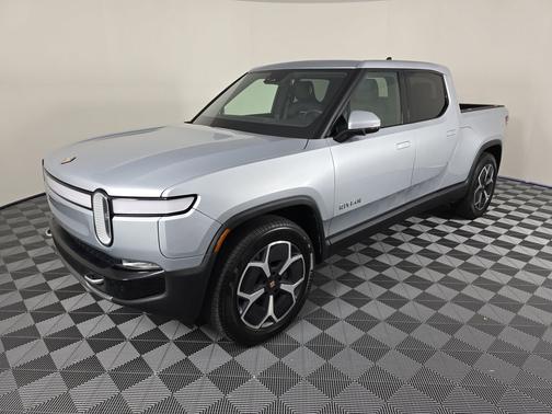 2024 Rivian R1T Adventure Package