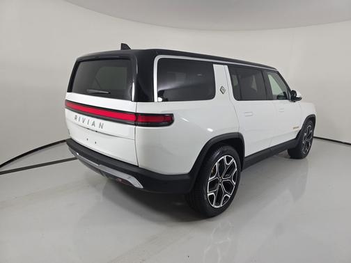 2023 Rivian R1S Adventure