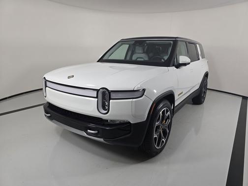 2023 Rivian R1S Adventure