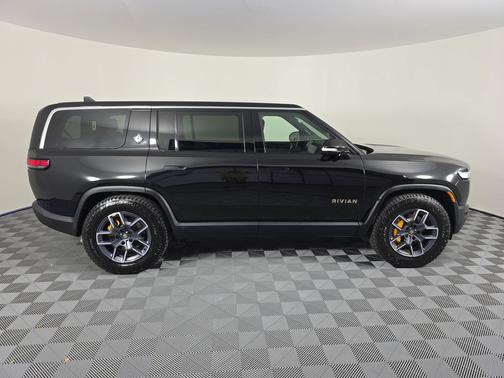 2023 Rivian R1S Adventure