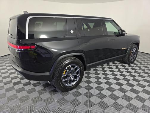 2023 Rivian R1S Adventure