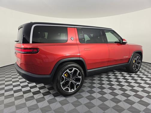 2023 Rivian R1S Adventure
