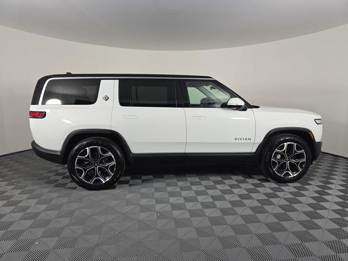 2023 Rivian R1S Adventure Package