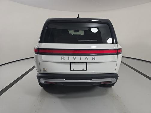 2023 Rivian R1S Adventure