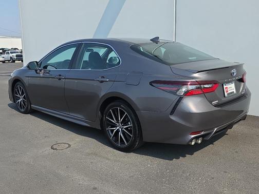2024 Toyota Camry Hybrid SE