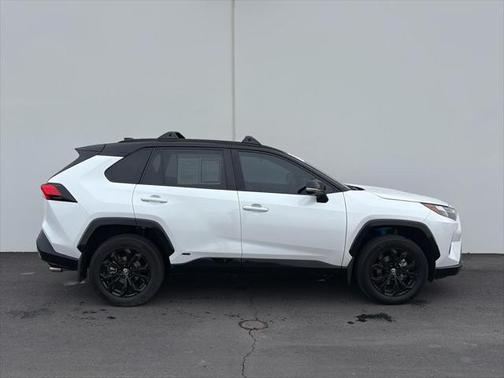 2023 Toyota RAV4 Hybrid SE