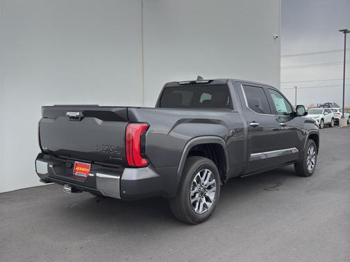 2025 Toyota Tundra Hybrid 1794 Edition