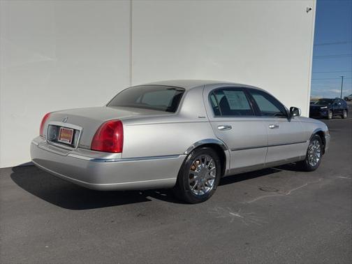 2006 Lincoln Town Car Signature