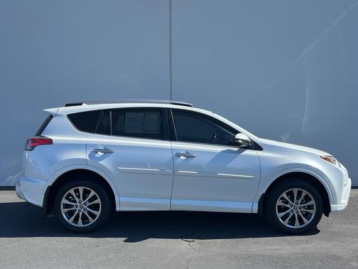 2017 Toyota RAV4 Platinum