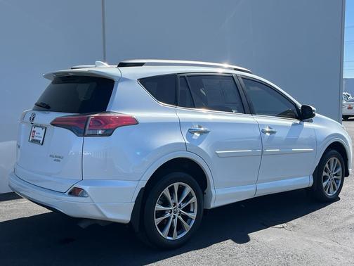 2017 Toyota RAV4 Platinum
