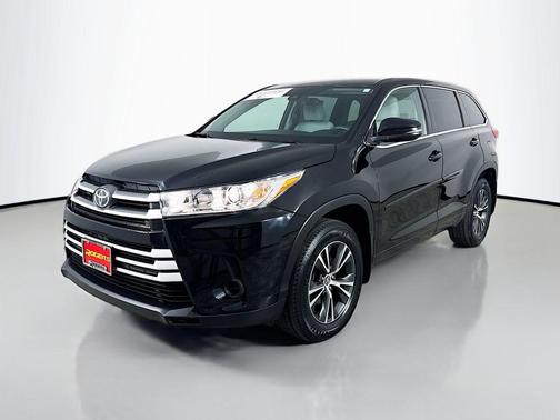 2017 Toyota Highlander LE