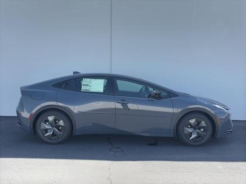 2025 Toyota Prius L