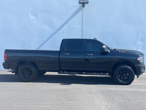 2024 RAM 3500 Tradesman Crew Cab 4x4 8' Box
