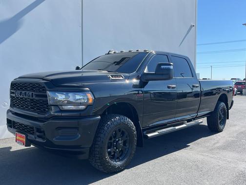 2024 RAM 3500 Tradesman Crew Cab 4x4 8' Box