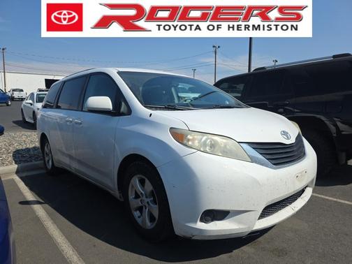 2011 Toyota Sienna LE