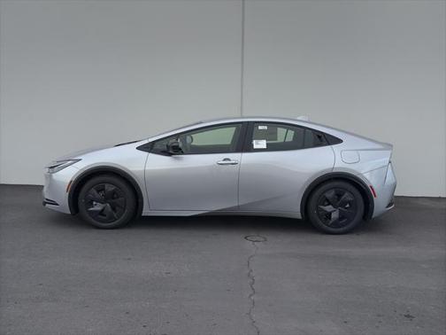 2025 Toyota Prius L