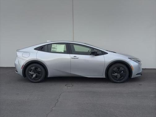 2025 Toyota Prius L