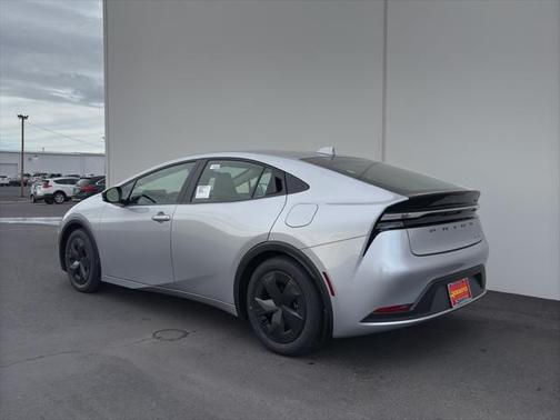 2025 Toyota Prius L