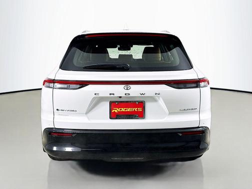 2025 Toyota Crown Signia Limited