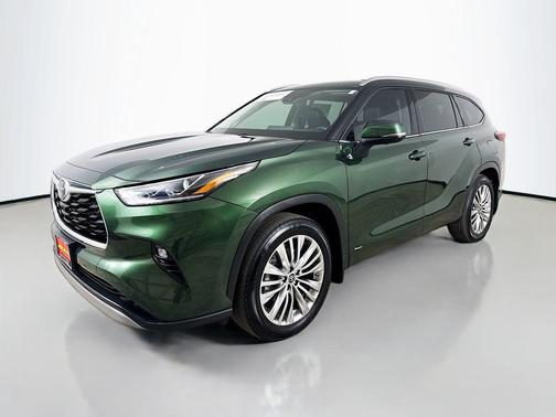 2025 Toyota Highlander Hybrid Platinum