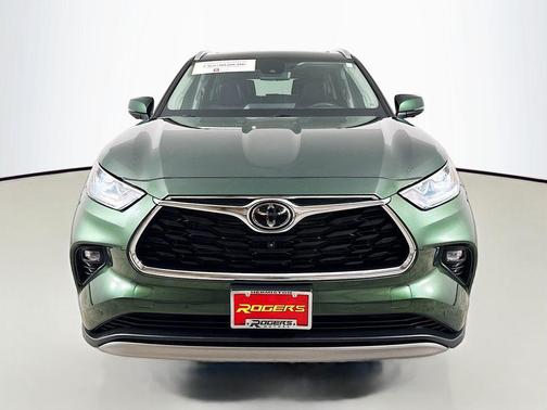 2025 Toyota Highlander Hybrid Platinum