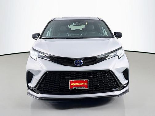 2025 Toyota Sienna XSE 7 Passenger