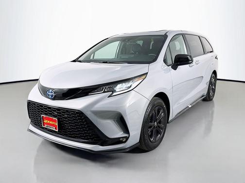 2025 Toyota Sienna XSE 7 Passenger