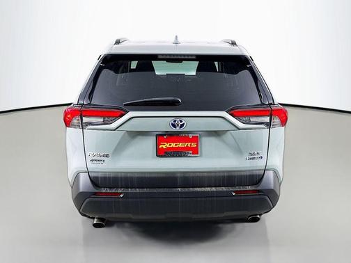 2020 Toyota RAV4 Hybrid XLE