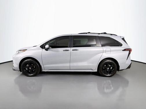 2025 Toyota Sienna Woodland Edition