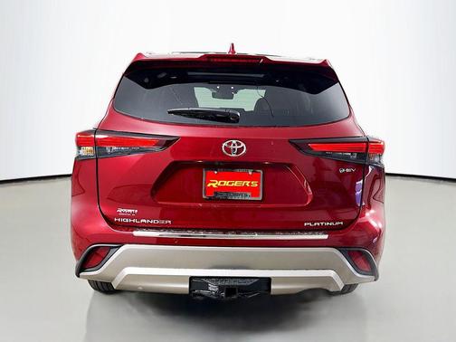 2026 Toyota Highlander Hybrid Platinum