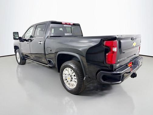 2022 Chevrolet Silverado 2500 High Country