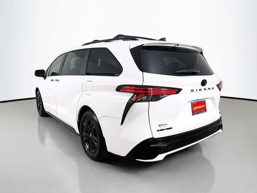 2025 Toyota Sienna XSE 7 Passenger