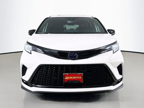 2025 Toyota Sienna XSE 7 Passenger