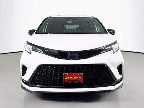 2025 Toyota Sienna XSE 7 Passenger