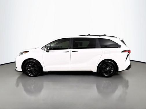2025 Toyota Sienna XSE 7 Passenger