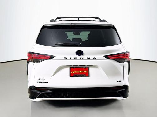 2025 Toyota Sienna XSE 7 Passenger