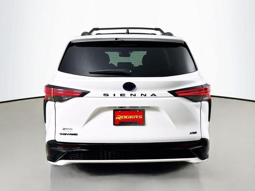 2025 Toyota Sienna XSE 7 Passenger