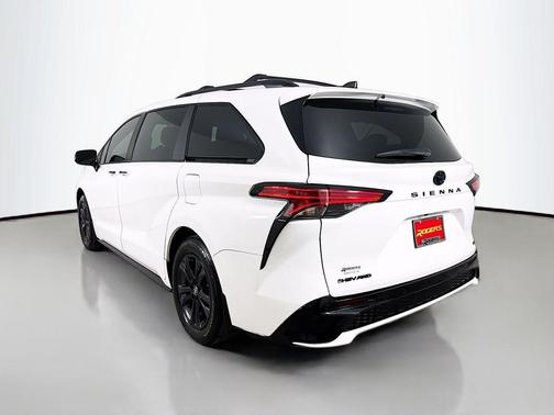 2025 Toyota Sienna XSE 7 Passenger