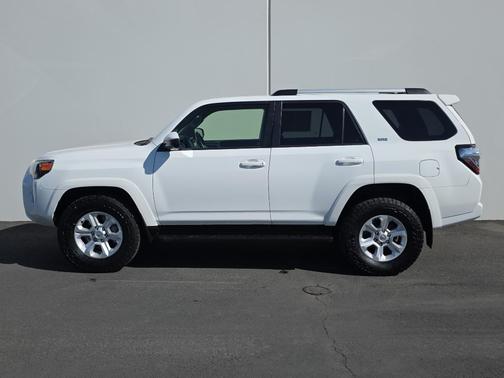 2022 Toyota 4Runner SR5