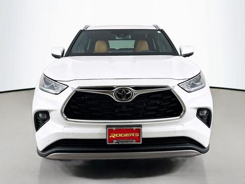 2026 Toyota Highlander Hybrid Platinum