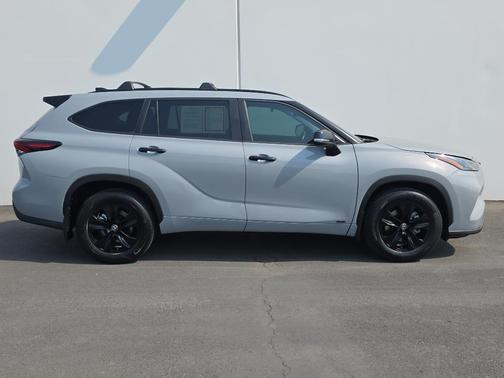2024 Toyota Highlander Hybrid XLE