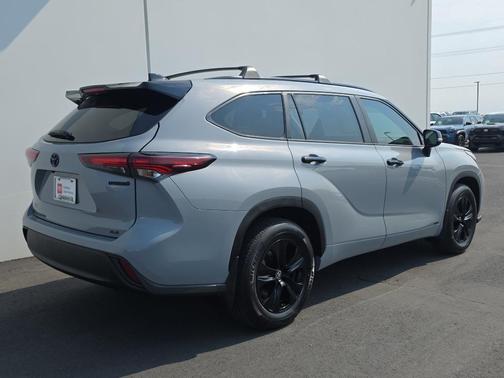 2024 Toyota Highlander Hybrid XLE