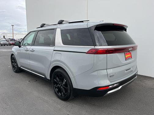 2024 Kia Carnival SX