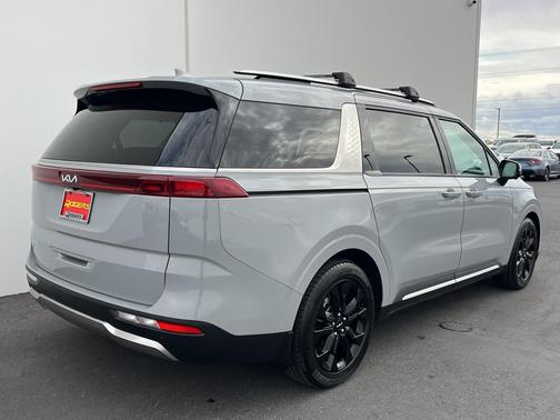 2024 Kia Carnival SX