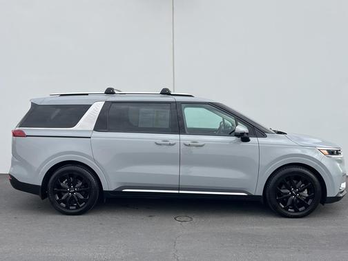 2024 Kia Carnival SX