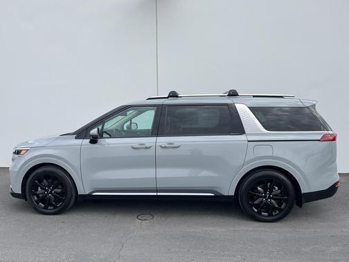 2024 Kia Carnival SX